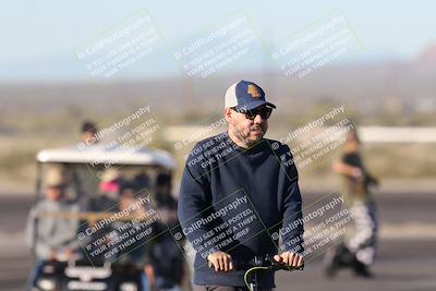 media/Jan-15-2026-Racers Edge (Thu) [[dfebeb70ab]]/1-Around the Pits-Track Walk/